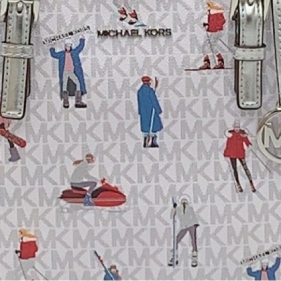 Michael Kors Handbags - Michael Kors Jet Set Girls Print White Signature XS Carryall Top Zip Tote